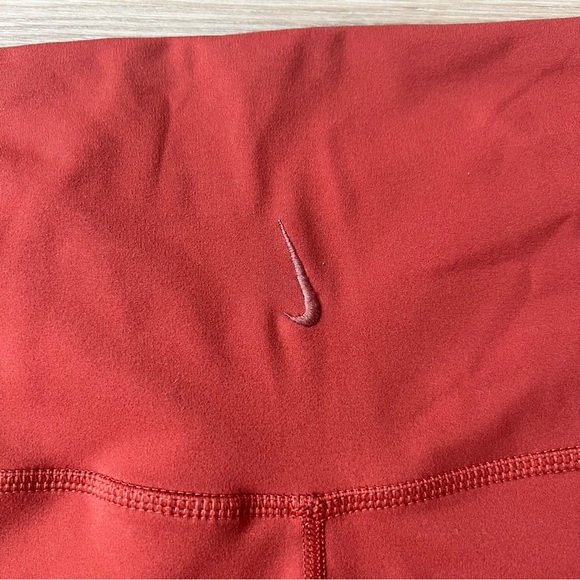 Women's Nike Yoga Ankle Leggings size XL - Picture 5 of 5